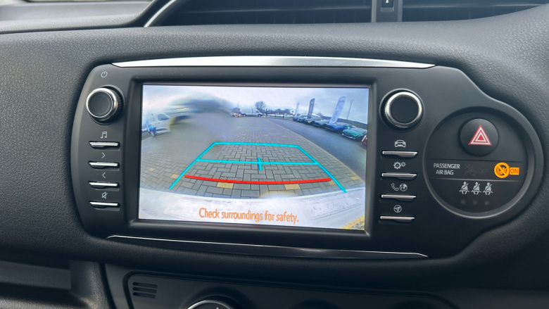 Toyota Yaris 1.5 VVT-i Design 5dr Petrol Hatchback